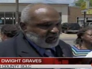 Obama Depicted As Monkey on T-Shirt