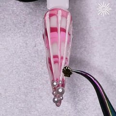 Sizzling summer nails to match the heat! 💅