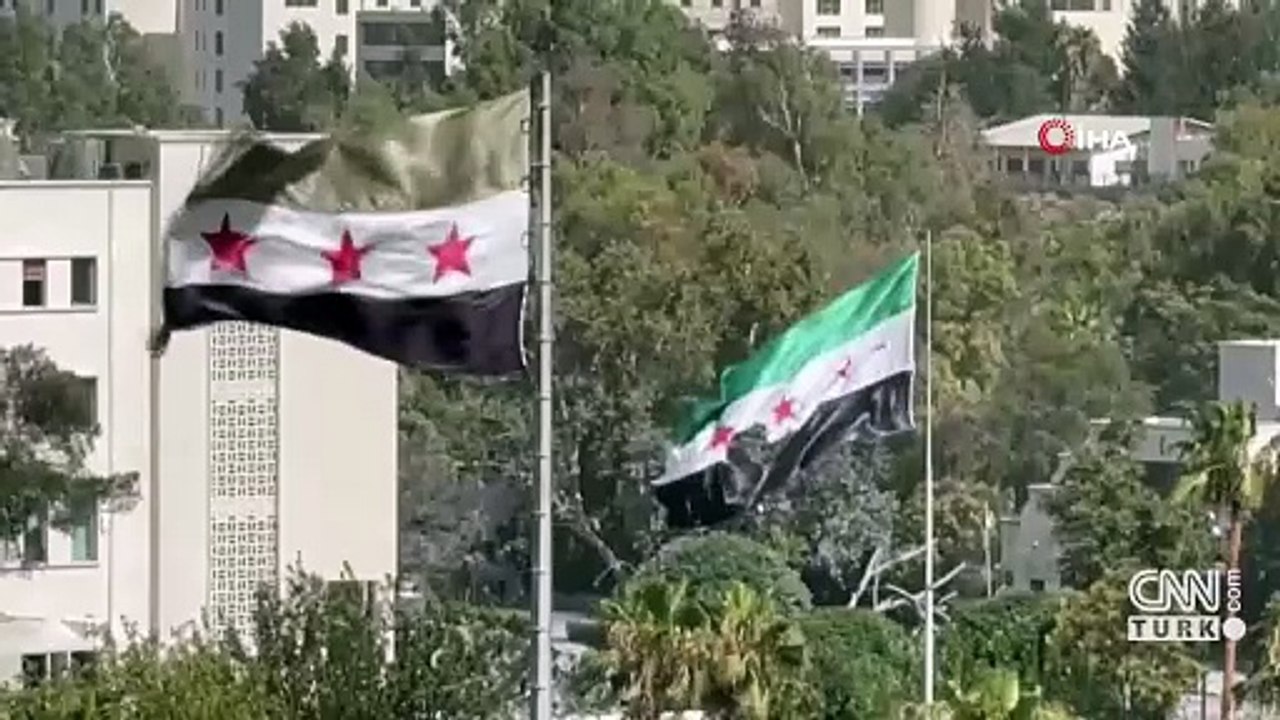 İsrail Suriye'yi yine vurdu | Arap aşiretler ayaklandı