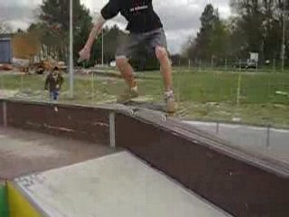 Nollie back 5-0