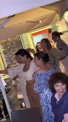 Τζώνη Καλημέρης – Ελπίδα Ιακωβίδου: Το pre-cocktail party, ο χορός και τα τρυφερά φιλιά