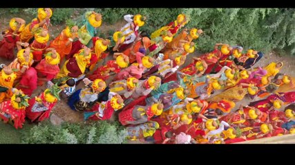 श्रीमद्भागवत कथा से पूर्व महिलाओं ने कलश यात्रा निकाली