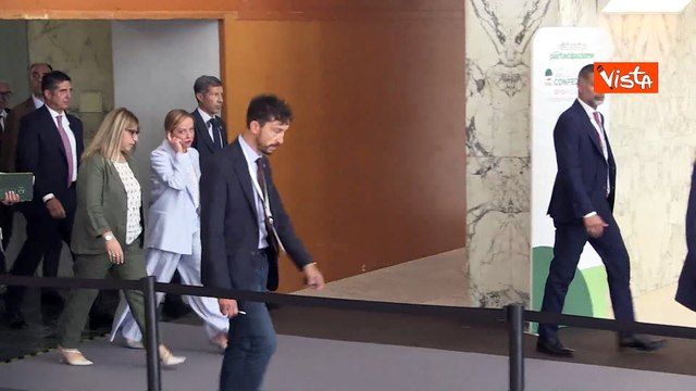 La premier Meloni lascia il Congresso della Cisl al Palazzo dei Congressi