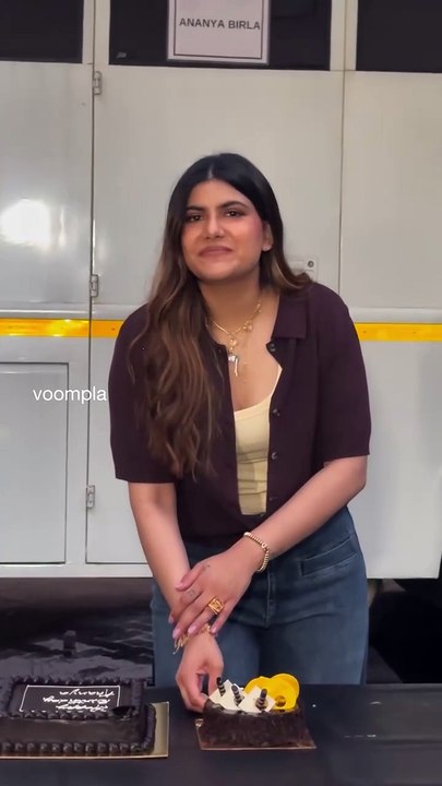 a working birthday for ananyabirla! scenes from her cake cutting sesh with the media at the studio where she was shooting.hd