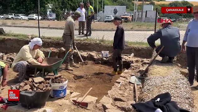Çanakkale'de antik liman kenti Parion'da 11'inci yüzyıla ait mezar grubu bulundu