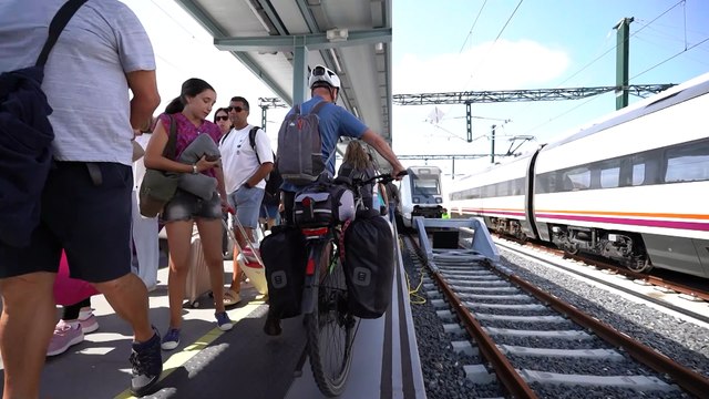 Los viajeros podrán llevar bicicletas sin desmontar en trenes Avant de Renfe