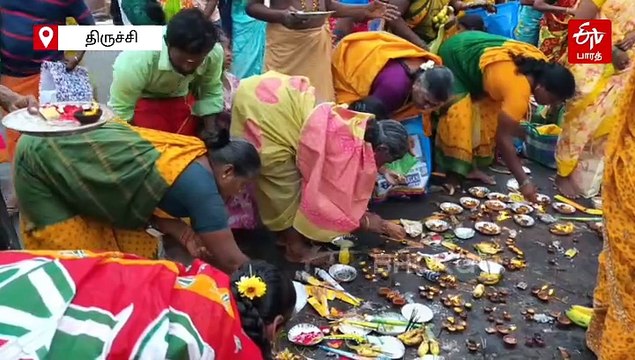 ஆடி முதல் வெள்ளி; சமயபுரம் மாரியம்மன் கோயிலில் குவிந்த பக்தர்கள்!