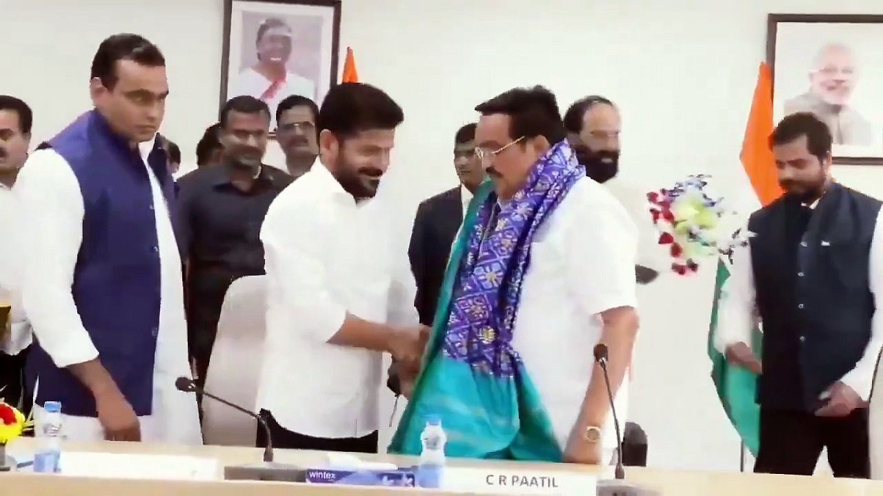 #Telugu states’ Chief Ministers  @ncbn  and  @revanth_anumula , along with ministers and officials from both states, attended a crucial meeting with Union Jal Shakti Minister  @CRPaatil  today.