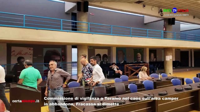 Commissione di vigilanza a Teramo nel caos sull'area camper in abbandono, Fracassa si dimette