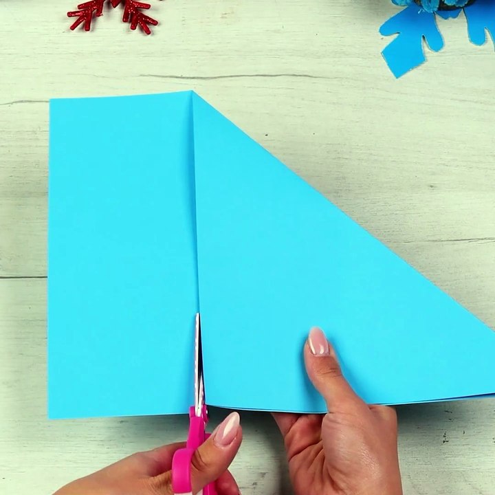 Easy snowflake craft for Christmas tree ❄️🎄