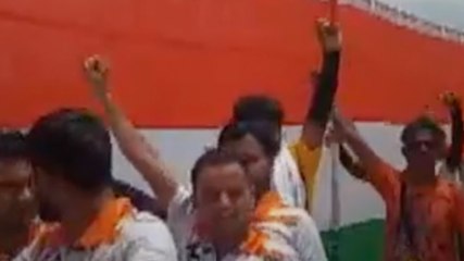 101 फीट की तिरंगा कांवड़ यात्रा