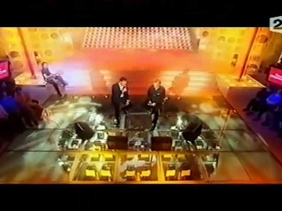 Johnny Hallyday & Sacha Distel - "La Belle Vie" en live sur France 2 (Vivement Dimanche Prochain - 13 avril 2003)