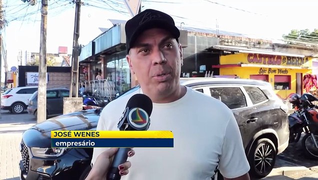 Roubo dramático a luz do dia na Avenida Afonso Olindense, Recife: vítimas entregam pertences e assaltante foge com comparsa em carro