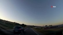 Bursa'da Hatalı sollama yapan otomobil motosikleti ezmekten kıl payı kurtuldu