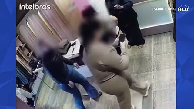 Mulher tenta furtar loja de roupas e fica presa até a chegada da polícia