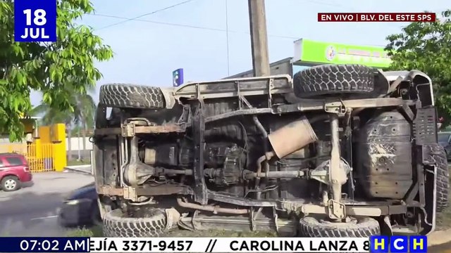 ¡Tres heridos! Conductor arrolló a mujer tras intentar capearse a motociclista imprudente en SPS