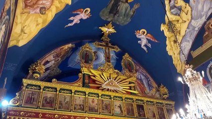 En images : les funérailles des deux chrétiens tués dans une église de Gaza