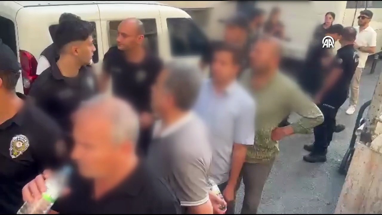 FETÖ'nün güncel finans yapılanmasına yönelik operasyonda yakalanan 23 şüpheli adliyede