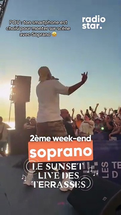 POV : ton smartphone est choisi pour monter sur scène avec Soprano #soprano #sunsetlive #concert #live #humour #drole