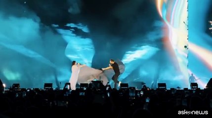 Cremonini duetta con Elisa , gran finale del tour all'Olimpico a Roma