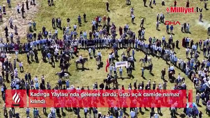 Üstü açık tarihi camide cuma namazı geleneği devam ettiriliyor