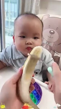 Make Feeding Fruits a Breeze with the Baby Fruit Feeding Spoon! #babycare #babyfood