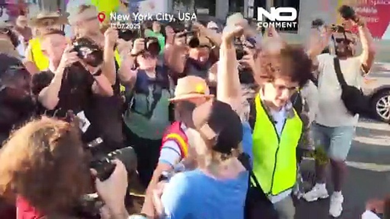 «Good Trouble»: Χιλιάδες στους δρόμους κατά των πολιτικών του Ντόναλντ Τραμπ