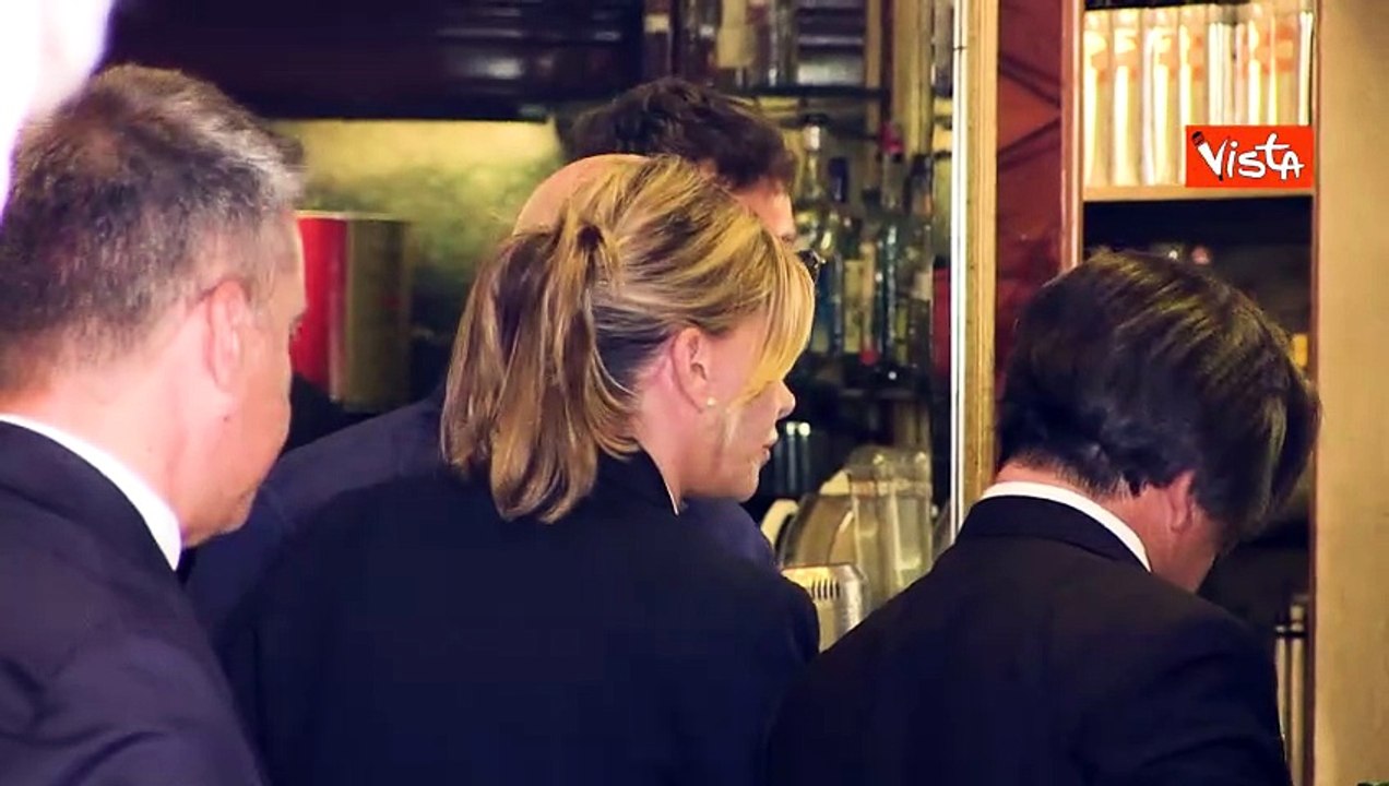 Pausa caffè per il Ministro Nordio a margine del convegno di Fratelli d'Italia "Parlate di mafia"