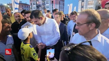 Murat Kurum, depremzede aileyi ziyaret etti: Malatya hep beraber ayağa kalkacak