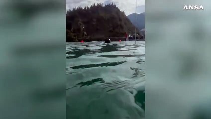 Apnea, Obino a -92 metri: nuovo record mondiale al lago