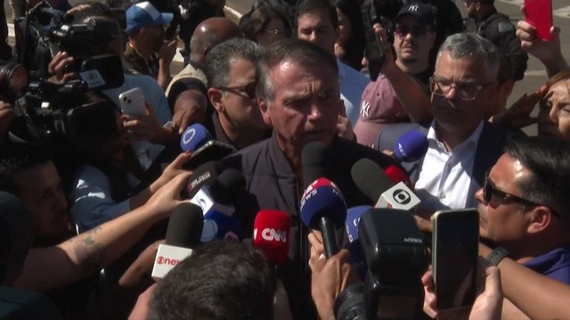 L’ex-président brésilien Jair Bolsonaro condamné à porter un bracelet électronique