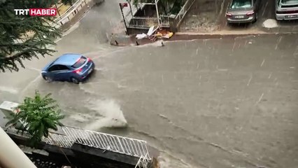 Başkentte sağanak ve fırtına hayatı olumsuz etkiledi