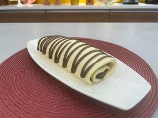 Rocambole de Leite Ninho com Creme de Avelã