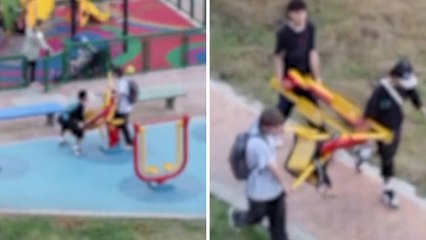 VIDEO | Tres jóvenes se robaron una máquina de gimnasio de un parque sin inaugurar en Bogotá