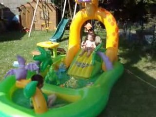 les loulous à la piscine