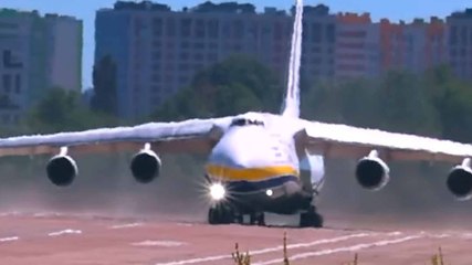 Kæmpefragtfly An-124-100 vender tilbage til himlen efter opgradering midt under krig