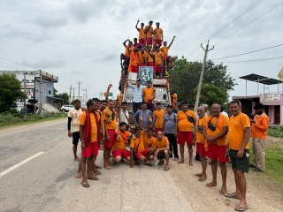 75 ग्रामीणों ने गंगोत्री से उठाई कांवड़ 3200 किमी दूर रामेश्वरम में चढ़ाएंगे गंगाजल