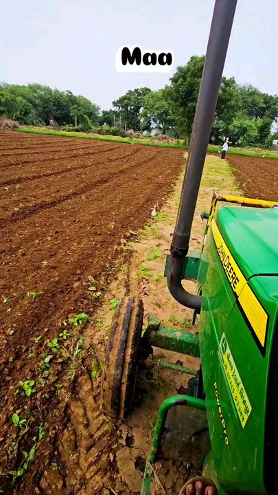 Tu dar mat maa,sit pe ek kishan baitha hai sarkar nhi💝🙏