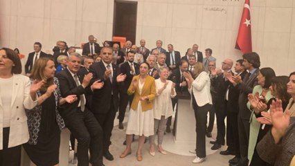 CHP’li Ocaklı TBMM’de kürsü işgali başlattı: “Zeytin vatandır, vatan satılmaz”