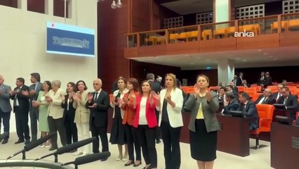 TBMM'de 'zeytinlik' protestosu: Vekiller kürsüyü işgal etti...