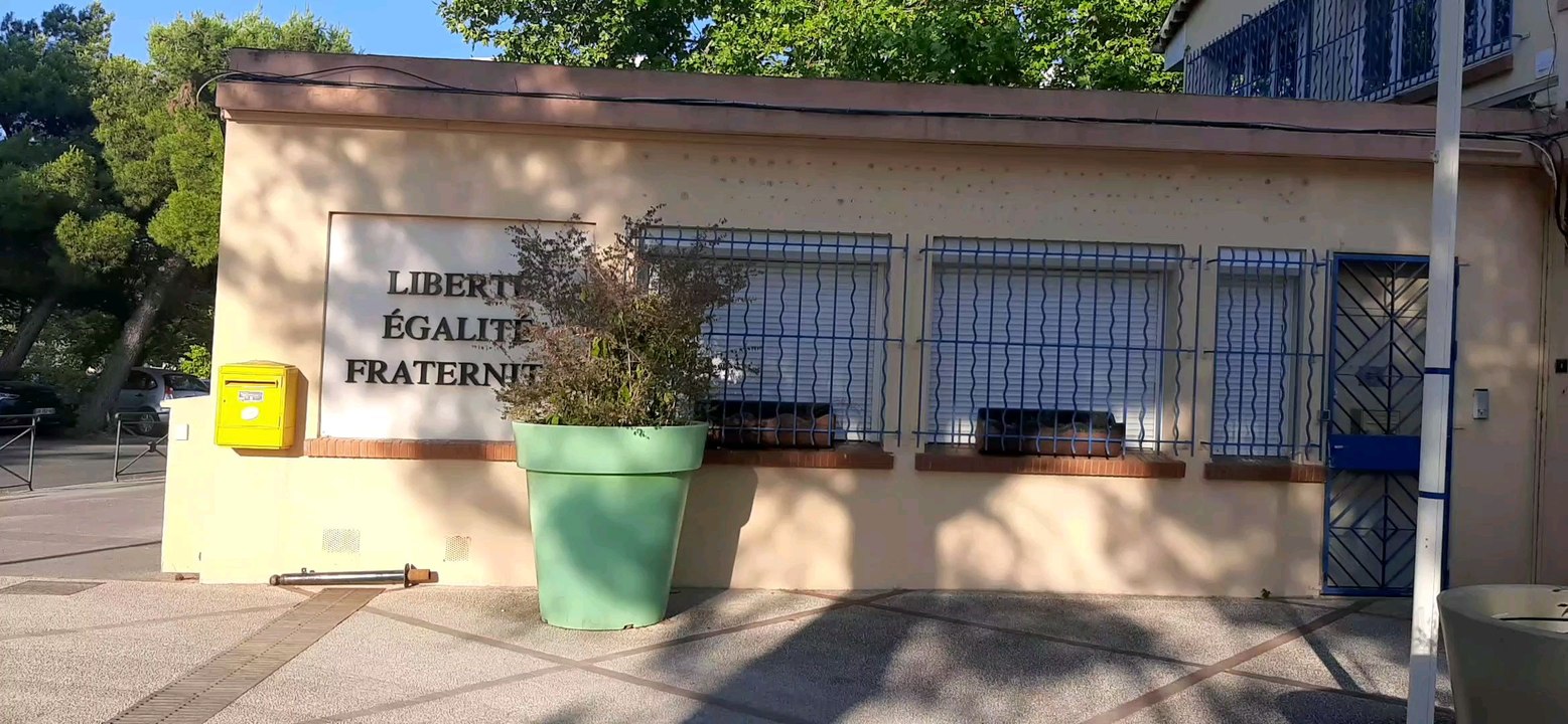 Grande réception citoyenne au Jas de Bouffan. mairie annexe d'Aix-en-Provence. Interview et informations sur ce moment convivial. 18 juillet 2025