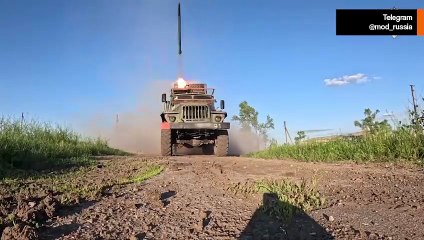 Russia uses “Grad” rocket system to destroy enemy position near Krasnoarmeisk