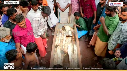 തേങ്ങലടക്കാനാവാതെ തേവലക്കര; വിട പറയാനൊരുങ്ങി മിഥുൻ