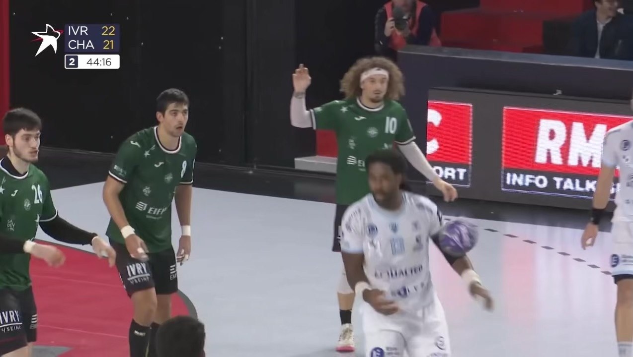 Quand tu arrives à faire rire les commentateurs d’Handball TV 🤣🤣