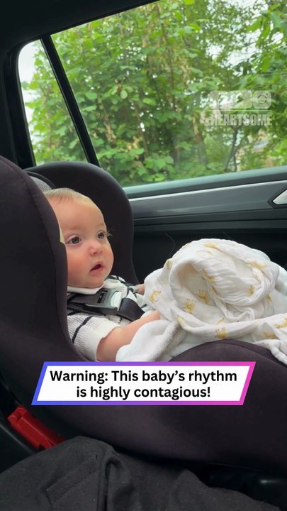 Baby Hears Music… and Instantly Becomes a Dancing Legend! 💃