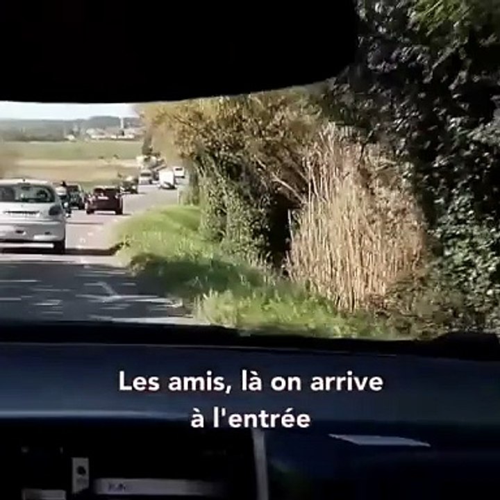 Elle fait du stop et tombe sur un mec vraiment bizarre ! 😱 😱
