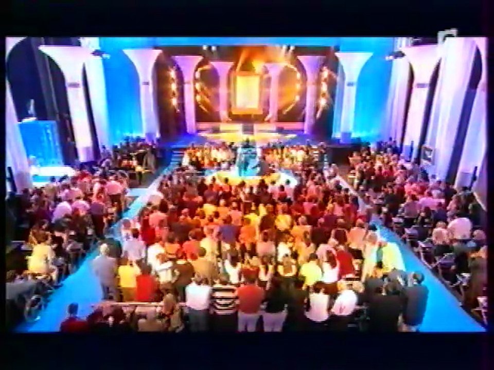 Johnny Hallyday – L’Amnésia : sa nouvelle boîte de nuit dévoilée sur France 2 (25 octobre 2003)