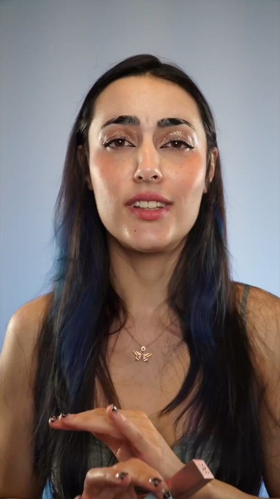 Impossible que t’aies le même rouge à lèvres que moi  ! Comment ça se fait ? Réponse en vidéo 👆🏻Non sponsorisé !J’ai été invitée par @batonrougeparis ! Merci ✨Idée sortie à Paris#sortiraparis #idéecadeau #ideecadeau #orangelipstick #rougealevre