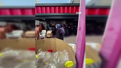 Yine bir indirim izdihamı: Kadınlar, erkekler, çoluk çocuk birbirini ezdi!