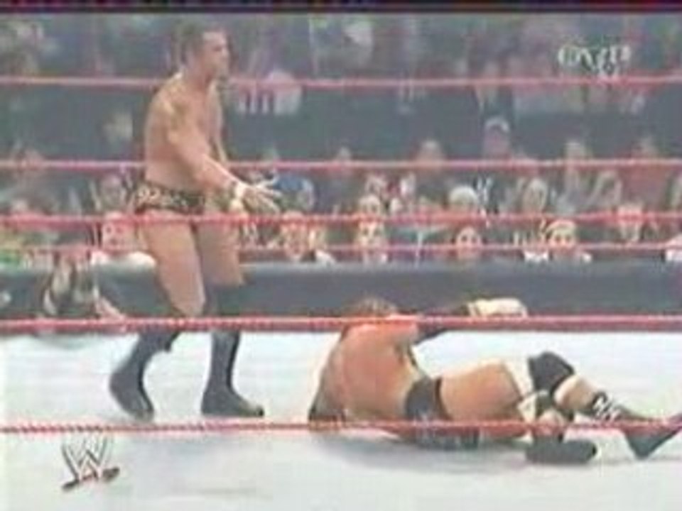 Randy orton vs Triple H  WWE.RAW 03-01-2005